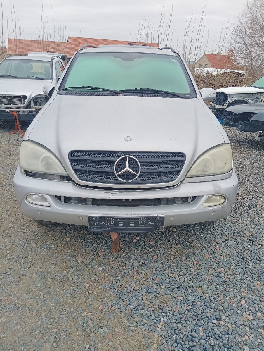 Mercedes-Benz Ml w163 MB 270 cdi ml manuál - 3