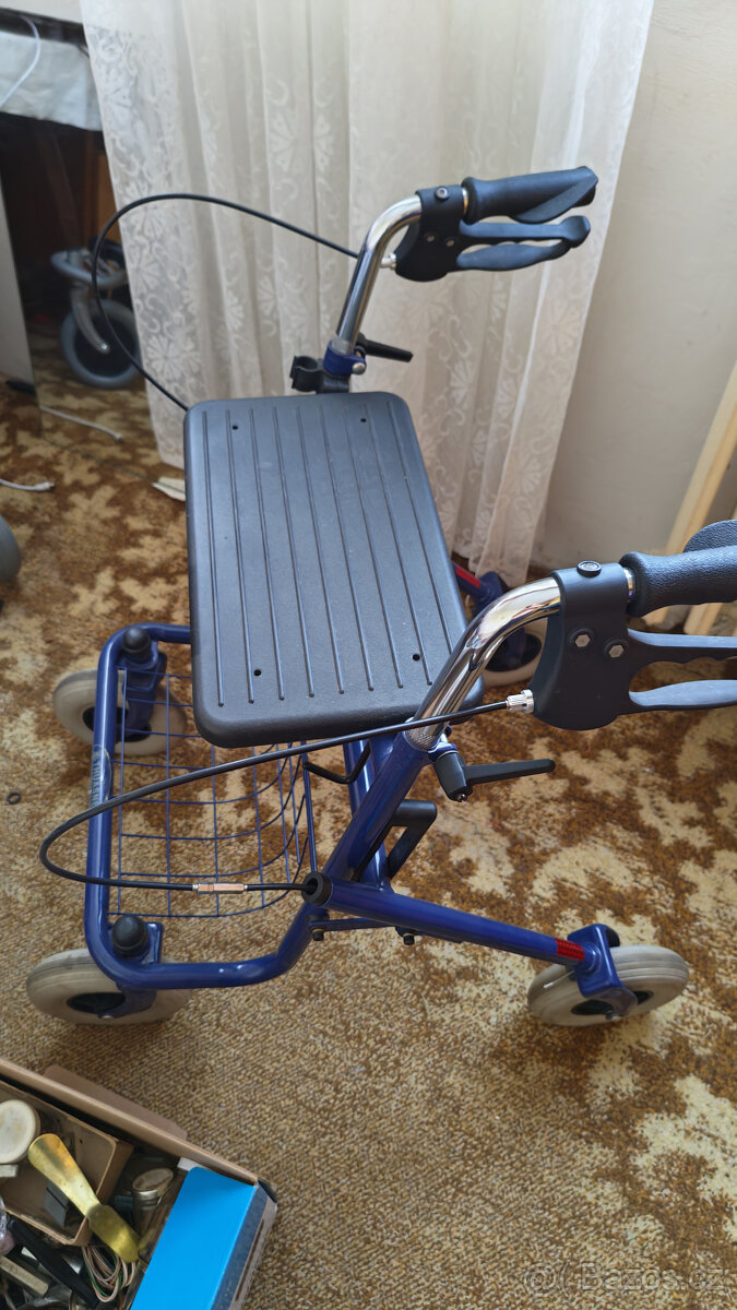 čtyřkolové skládací chodítko - 3