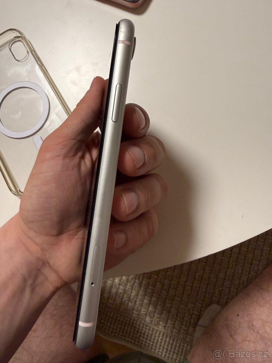 Prodám iPhone XR - 3