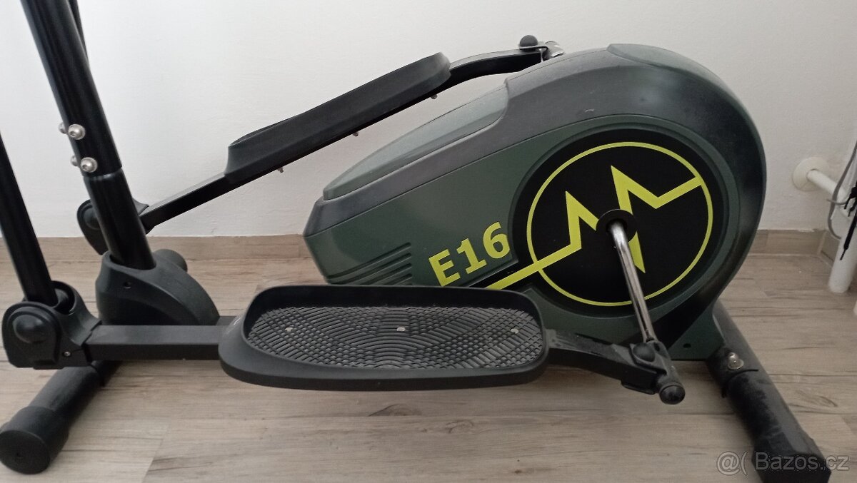 Eliptický trenažér Master E16 - 3