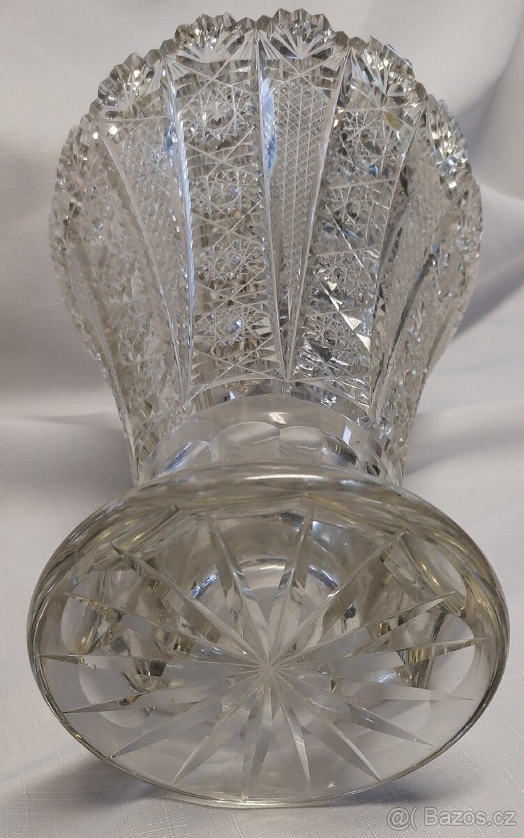 Broušená váza - 3