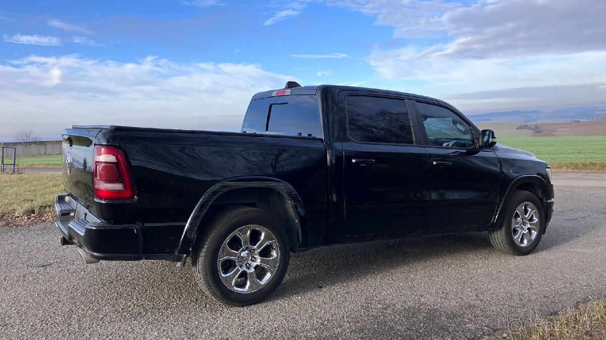 Dodge RAM 1500 Laramie, V8 5,7 HEMI eTorque 4x2 - 3