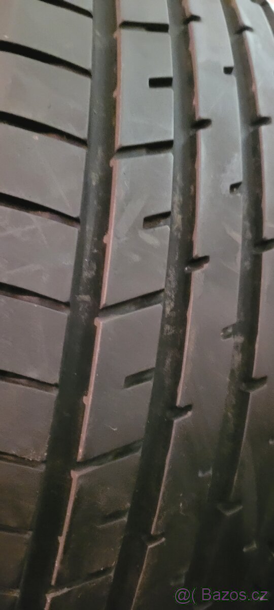 Prodám pneumatiku R19 225/55 V99 - 3