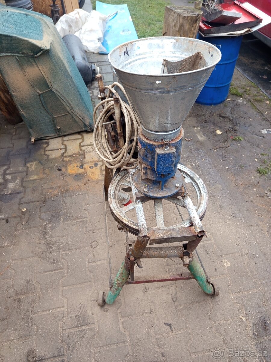 Prodám stroj na krmné pelety pl120 . - 3
