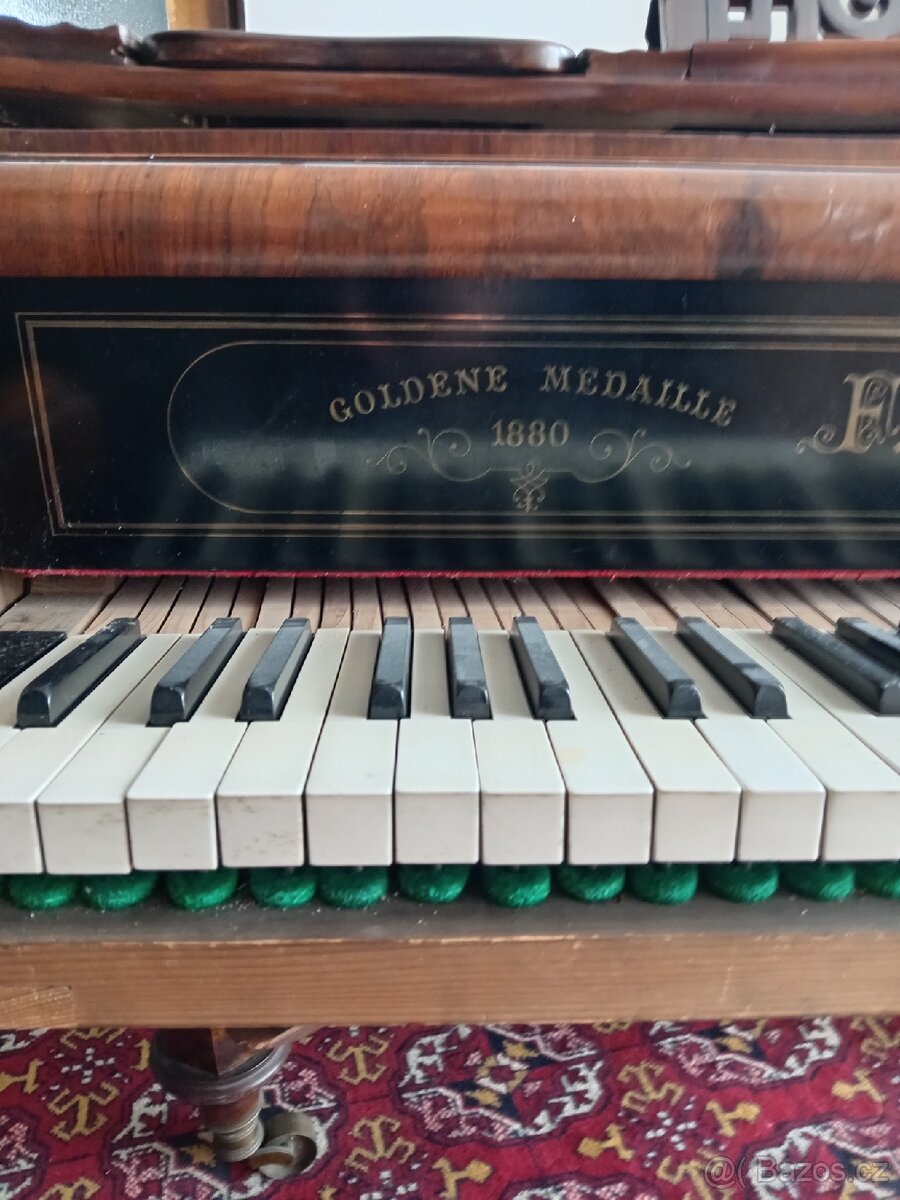 Prodám křídlo R. 1880 - 3