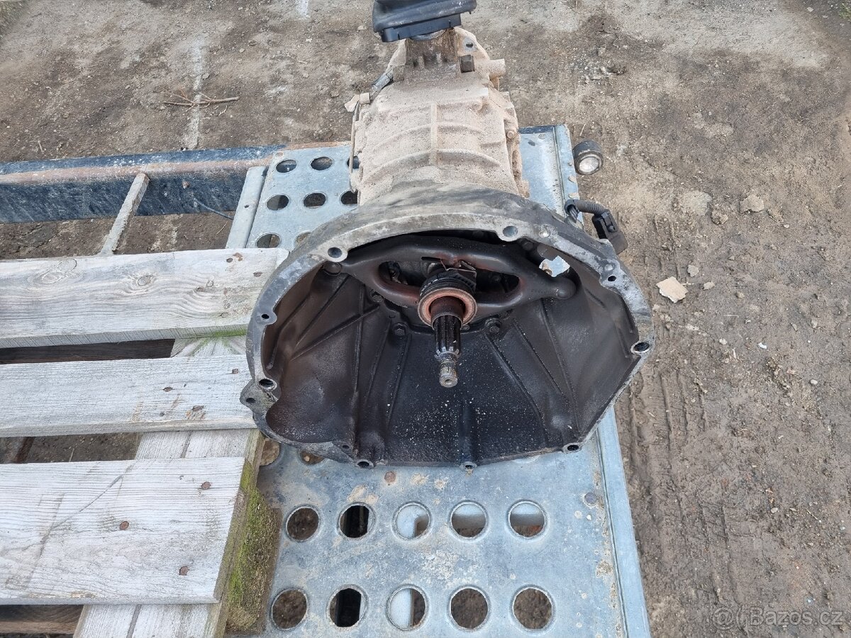 Prodam manual AX15 z jeepa - 3