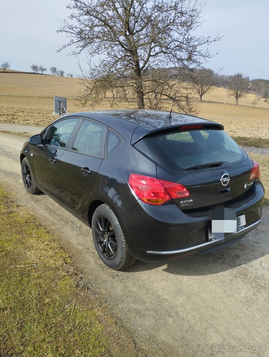 Opel Astra 1.4turbo - 3
