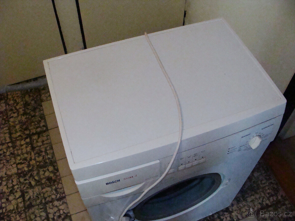 Pračka BOSCH Maxx 4 - úzká. Starší, ale pere bez problému - 3