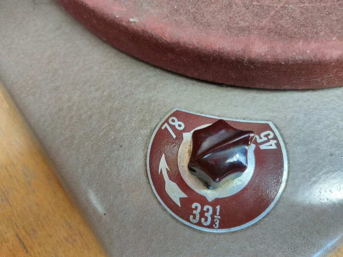 Sestava elektronkové rádio TESLA Máj 623A+gramofon - 3