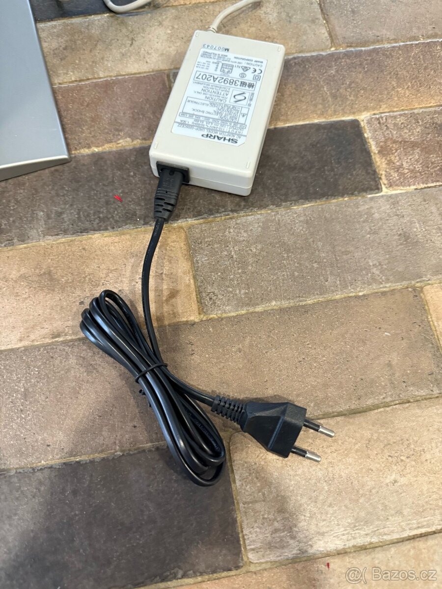 Sharp LCD 20“ monitor pro dohled - 3