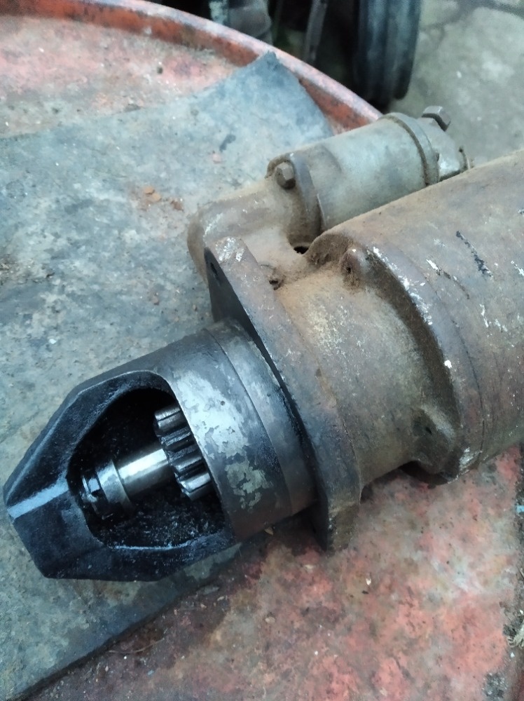 Prodám plně funkční startér na ZETOR25-3000,- - 3