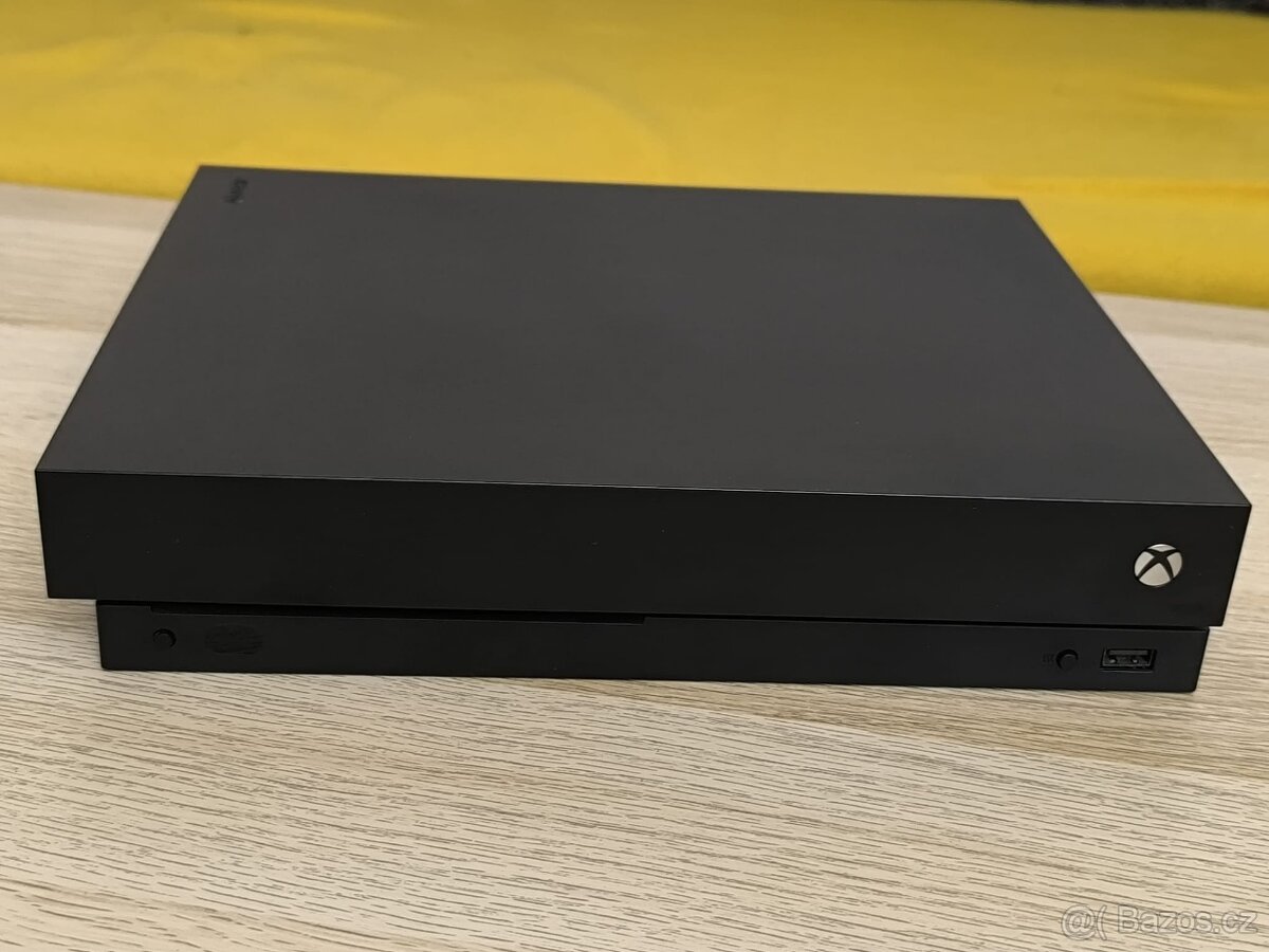 Xbox one x 1TB - 3