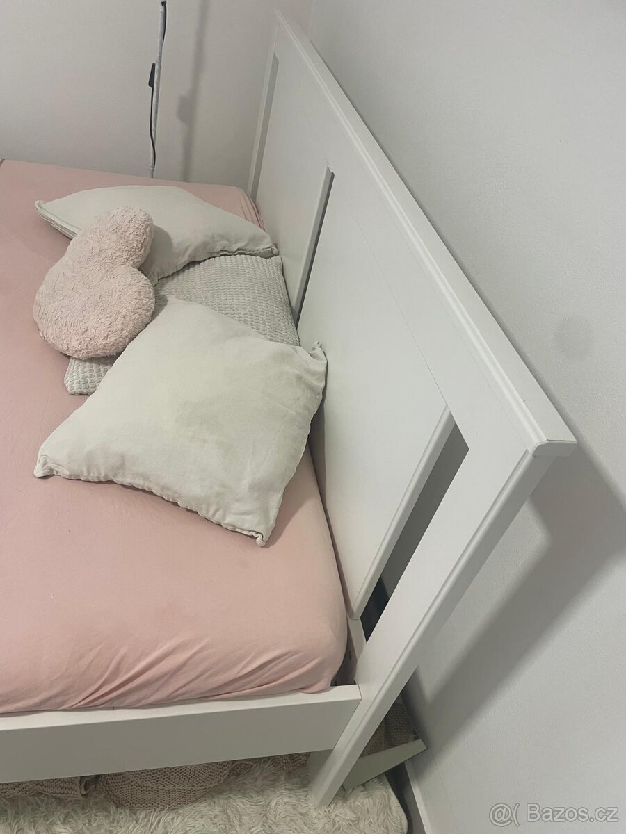 Bílá postel -IKEA - 3