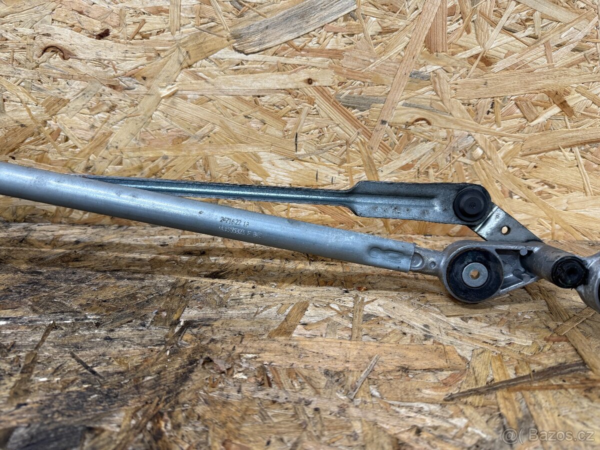 KOMPLETNÍ TÁHLA STĚRAČŮ S MOTŮRKEM AUDI Q7 4L1955119A - 3