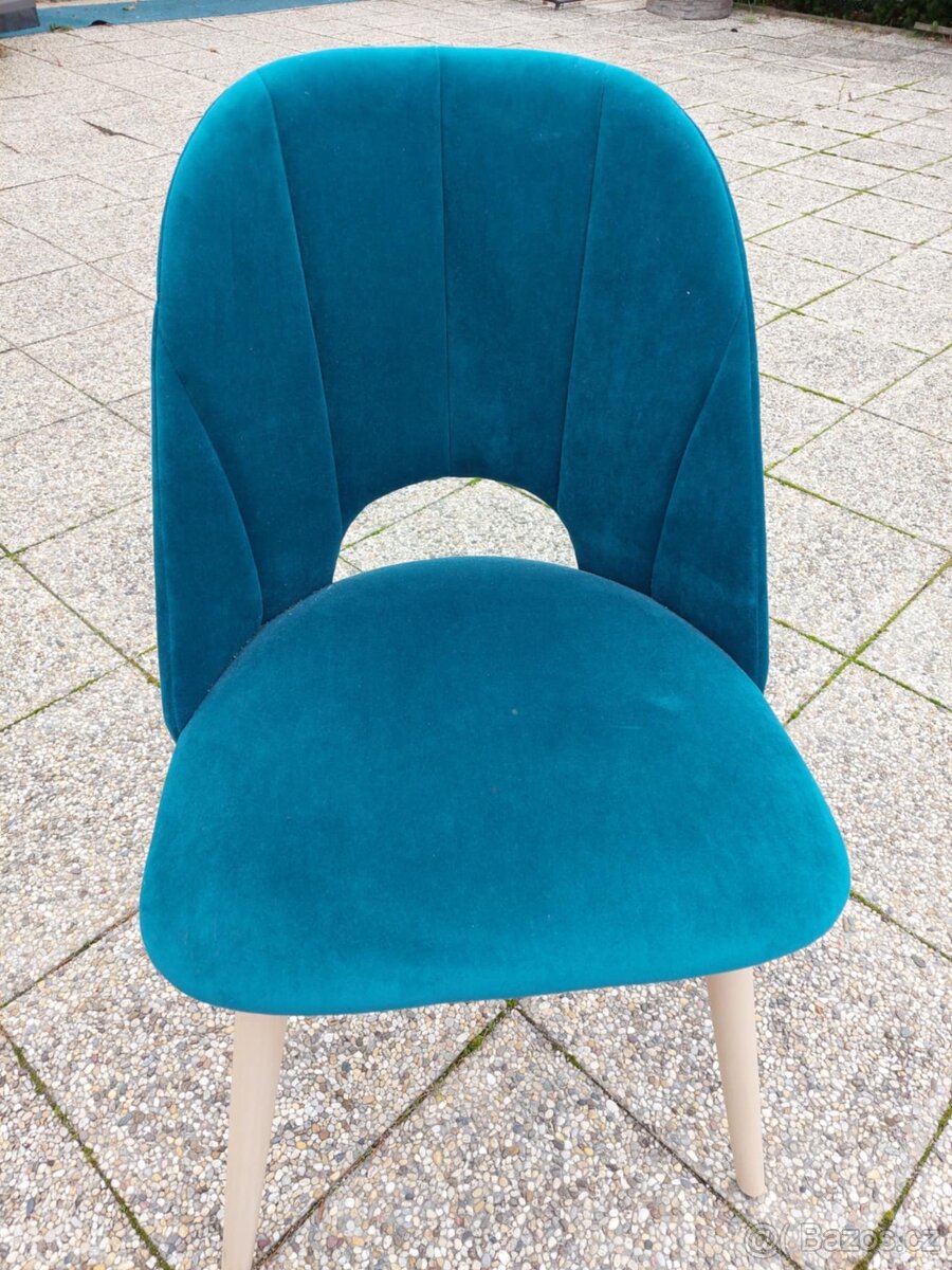 Jídelní stůl a 6 židli - 3