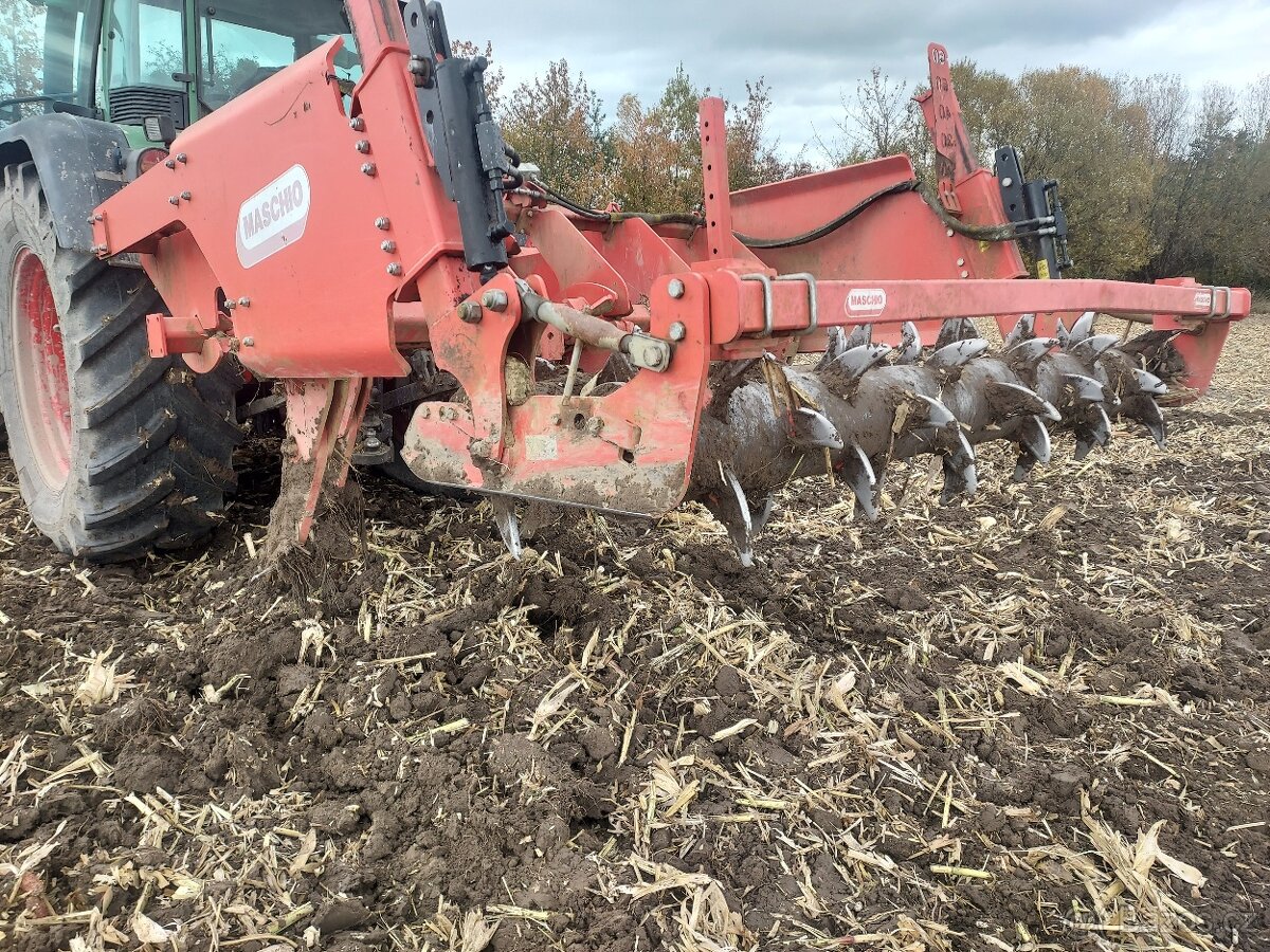 Kypřič podryvák / dlátový pluh Maschio Attila 250/5 - 3