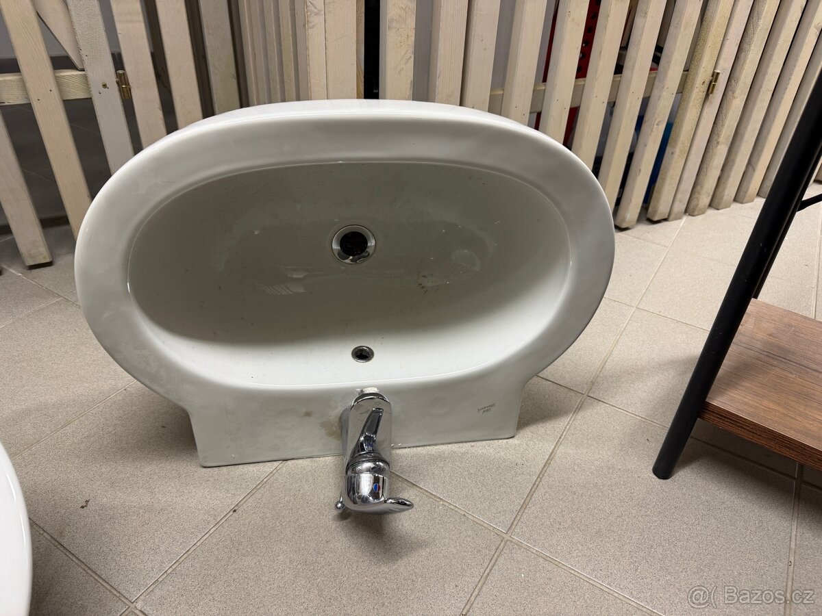 Umyvadlo včetně baterie - 3