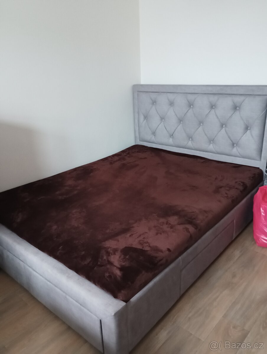 Čalouněná postel - 3