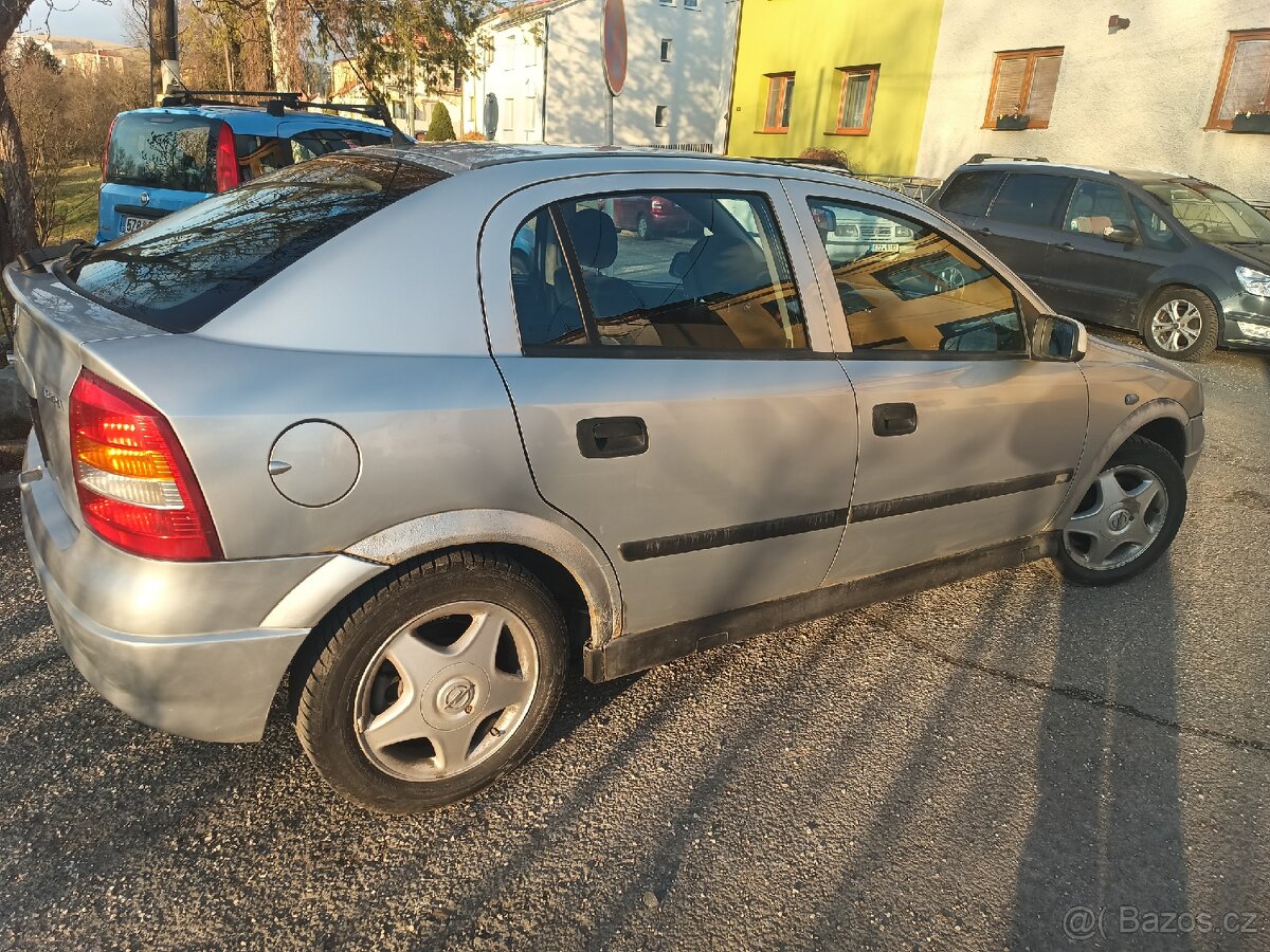 Opel Astra - 3