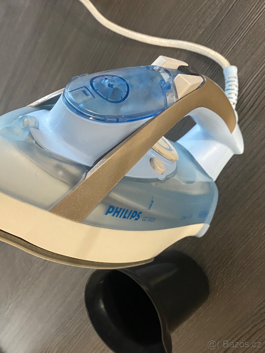 Napařovací žehlička Philips GC3320 - 3