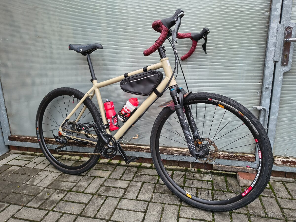 Cestovní Gravel BC Flint s odpruženou FOX vidlicí - 3