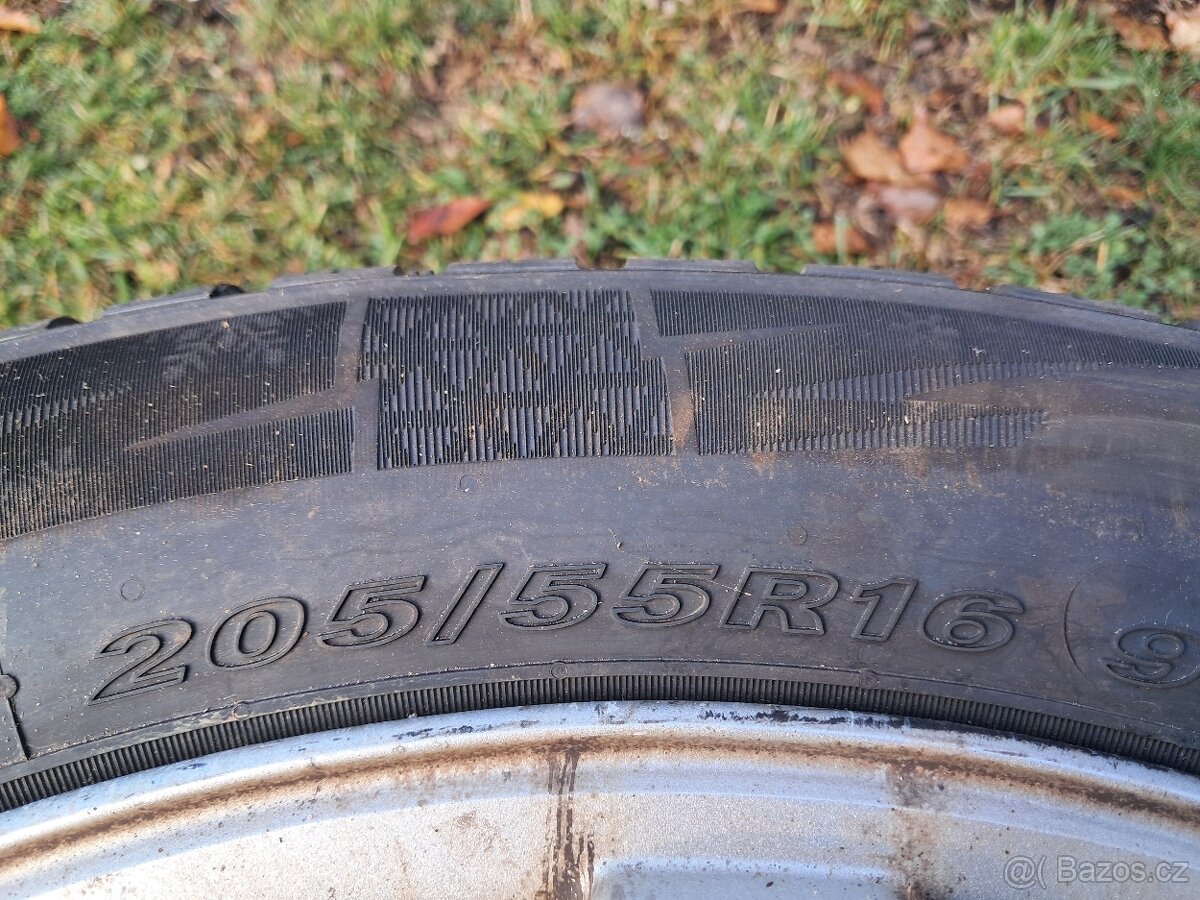 Nexen 205/55 R16 zimní - 3