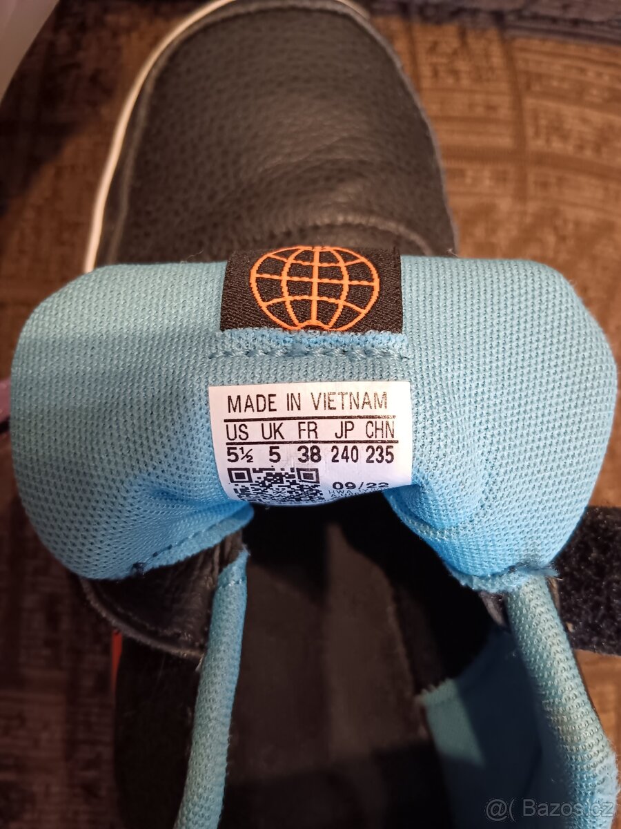 Chlapecké Adidas boty vel. 5a1/2 - 3
