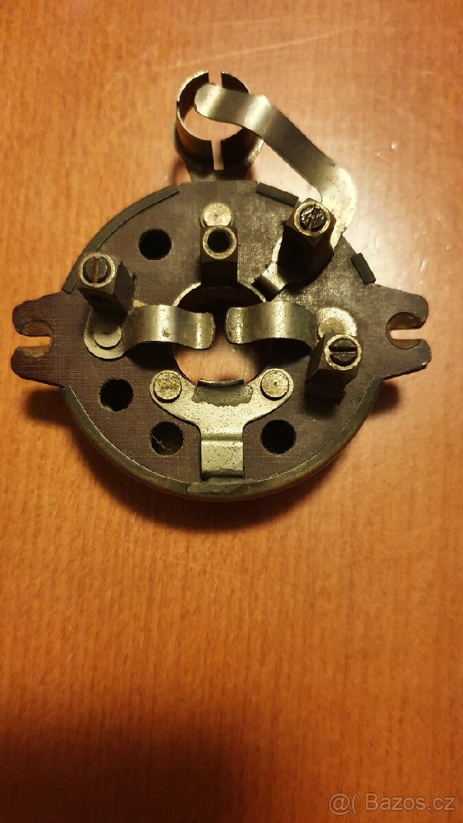 koupim tyto objimky zarovky pripadne i jiné prumer 54 - 3