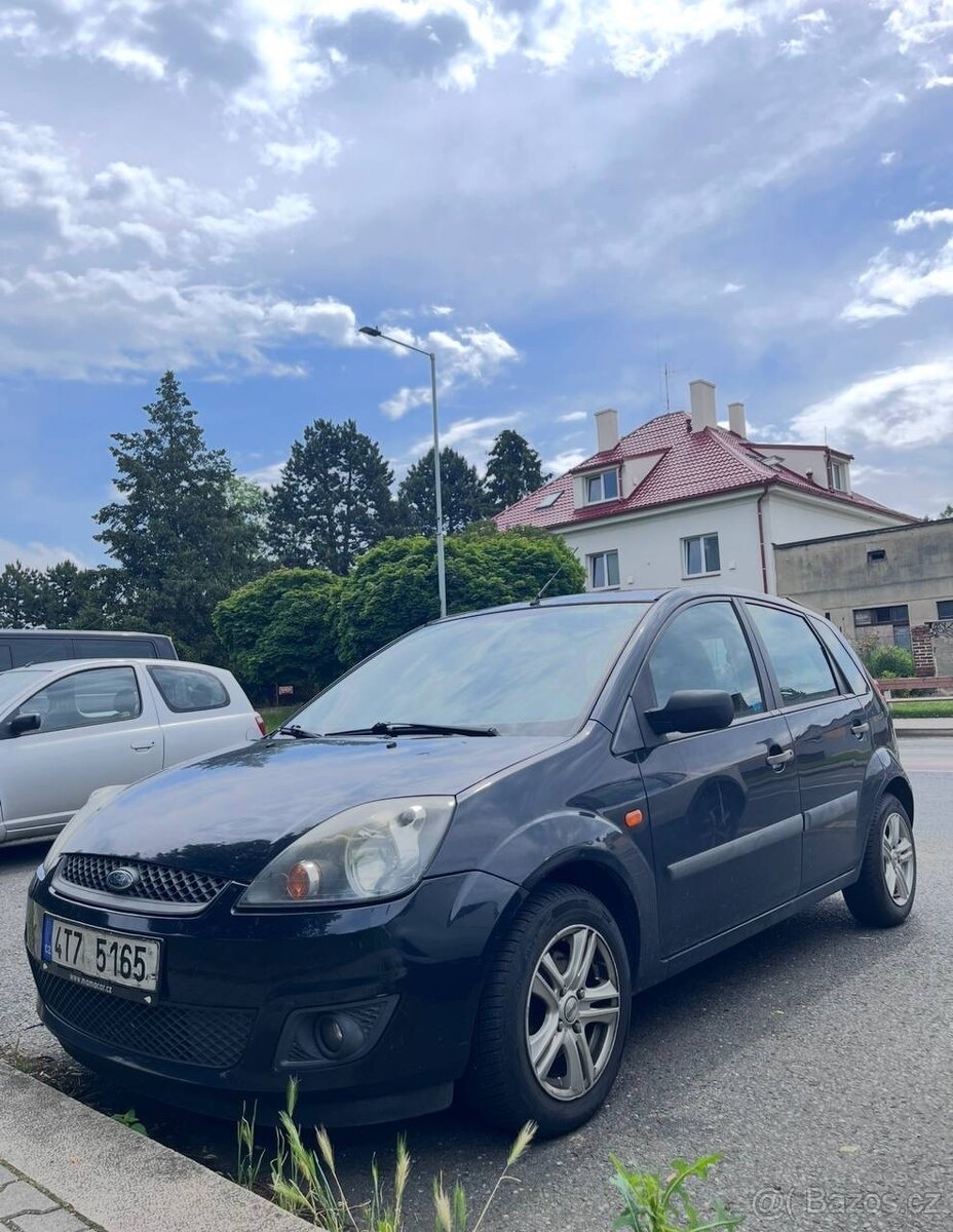 Ford fiesta 1.3 51kw - 3