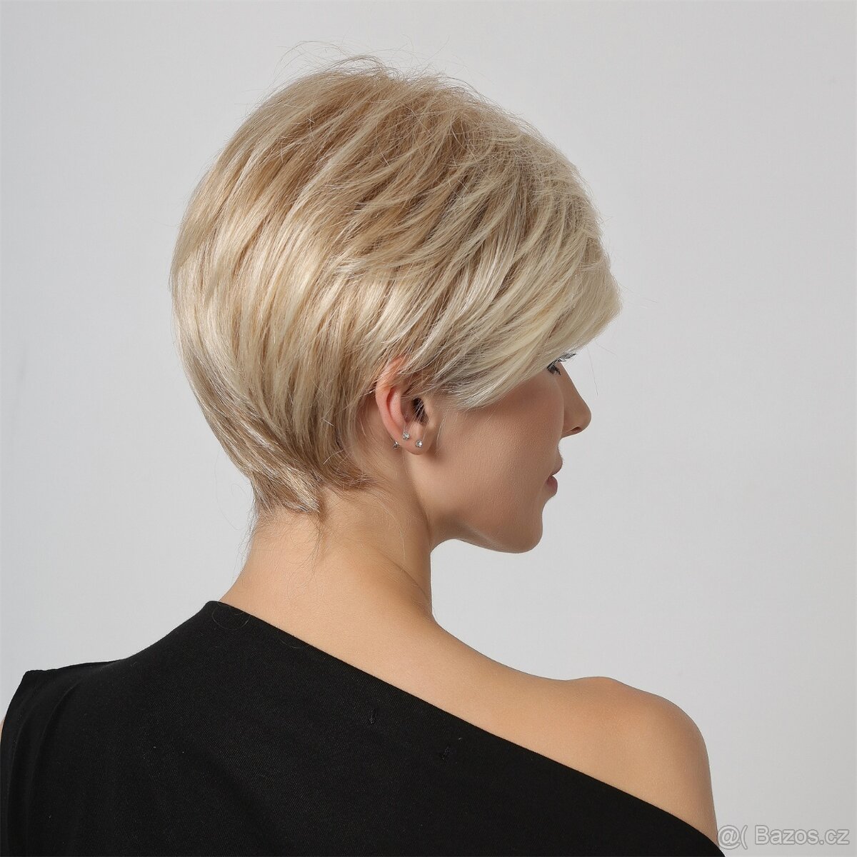 Nová krátká chic blond paruka - 3