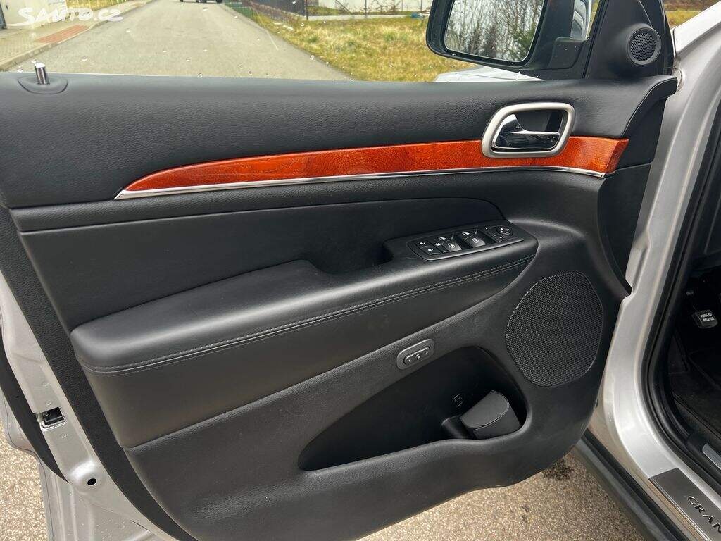 Jeep Grand Cherokee 5.7 V8 HEMI Overland + tažné