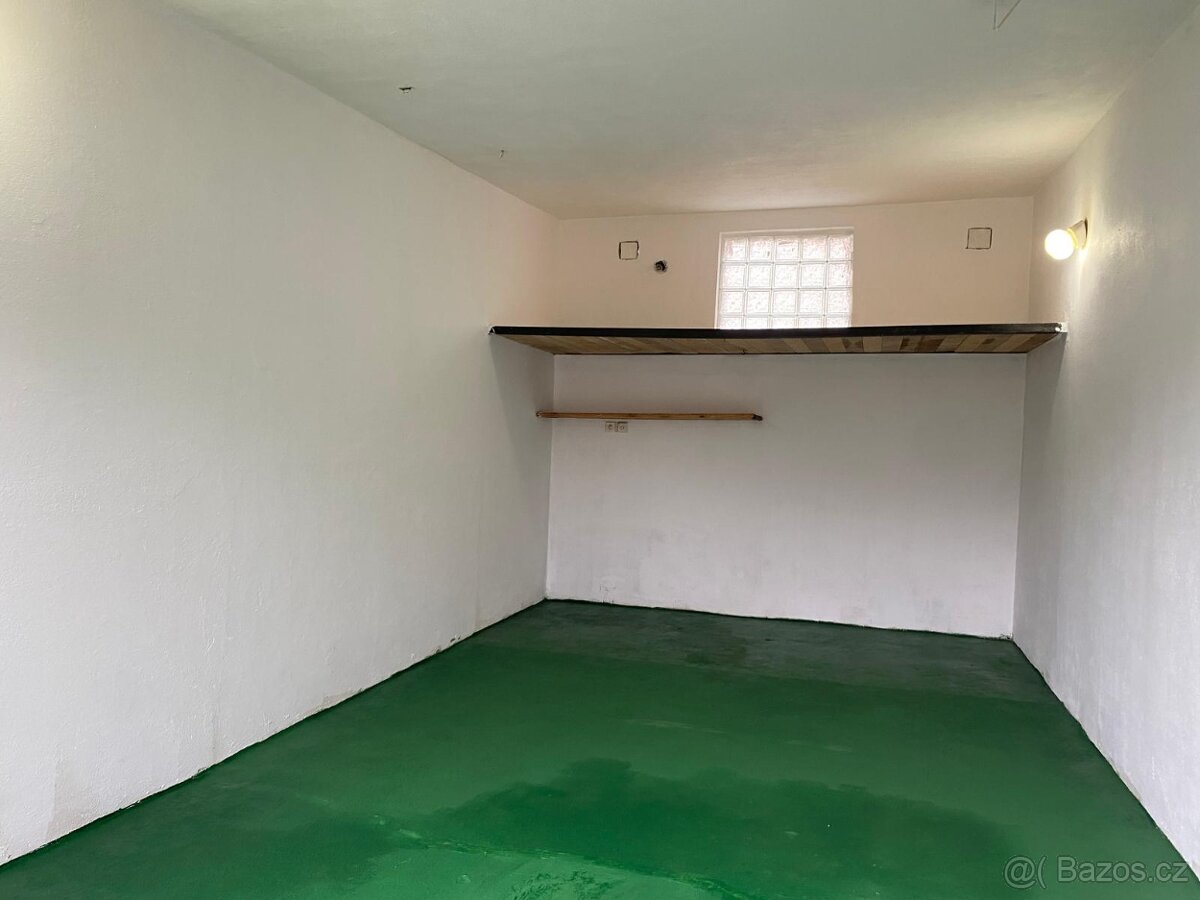 Garáž, sídl. Vajgar - 3