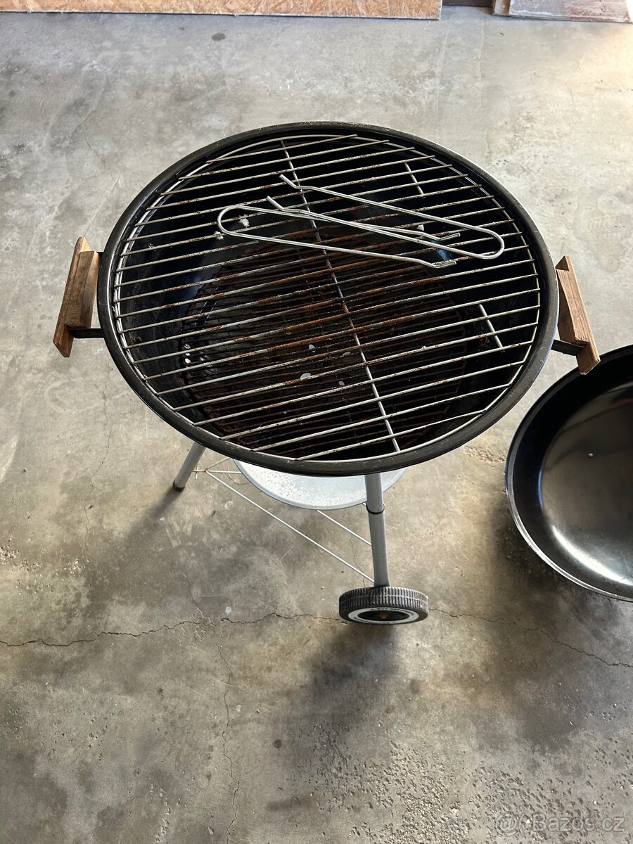 Zahradní pojízdný gril - 3