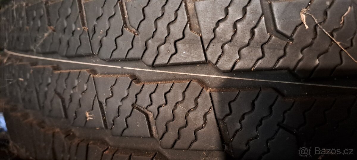 Zimní pneu 215/65R/15C - 3