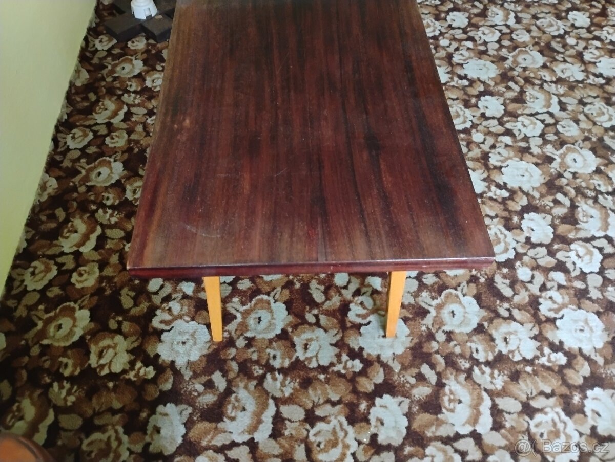 Konferenční stolek - 3