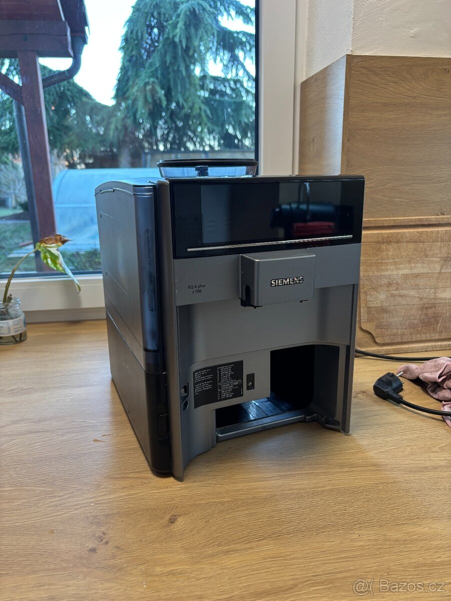 Automatický kávovar Siemens EQ.6 plus TE651319RW černý - 3