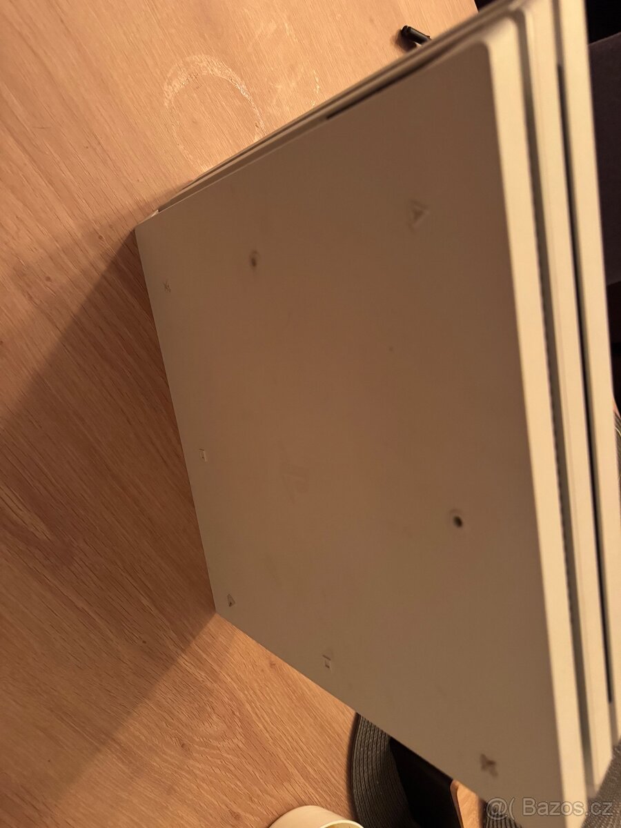 Playstation 4 pro 1T - 3