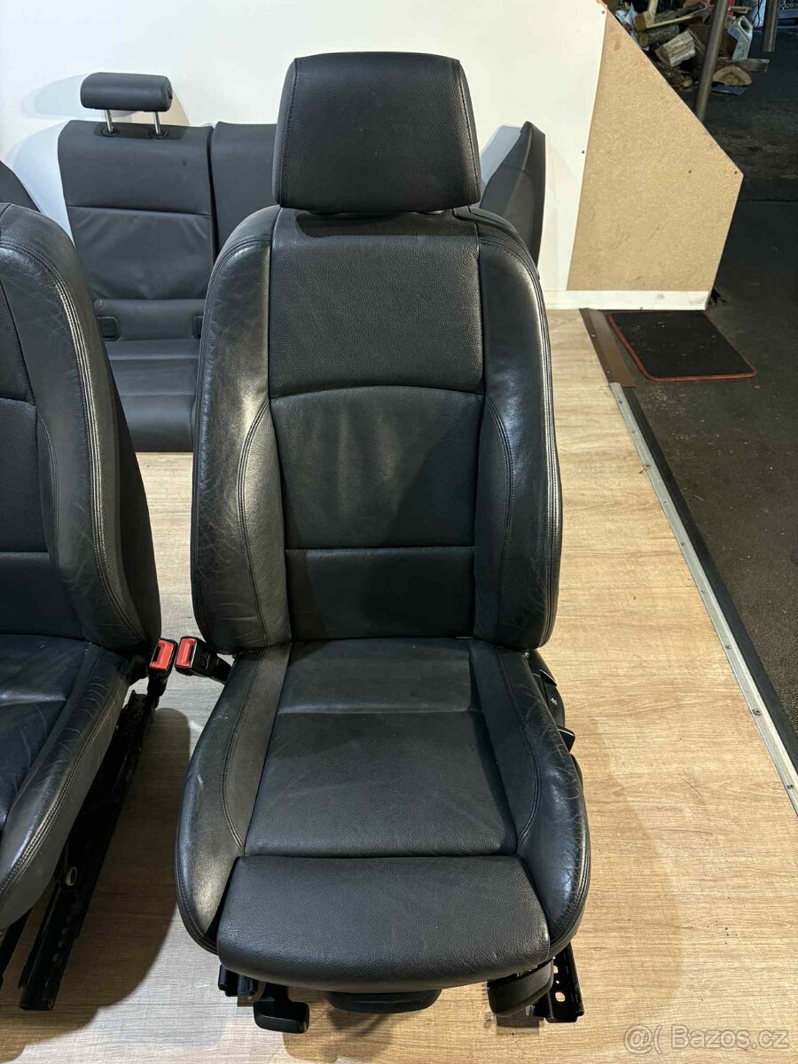 /// Sedačky BMW E82 Coupe 2011 /// - 3