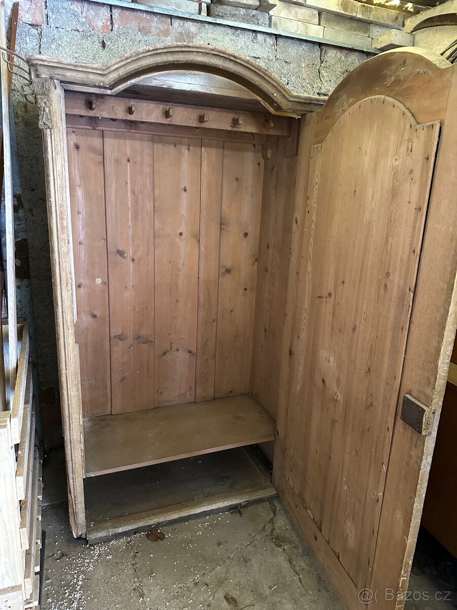 Starožitná skříň - 3