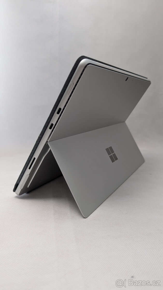 Microsoft Surface Pro 8 + Klávesnice + Pero + Dock - 3