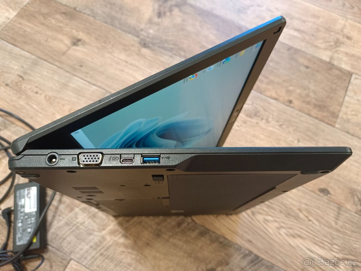 Notebook Fujitsu E4511, 16GB RAM, 256GB SSD, max baterie - 3