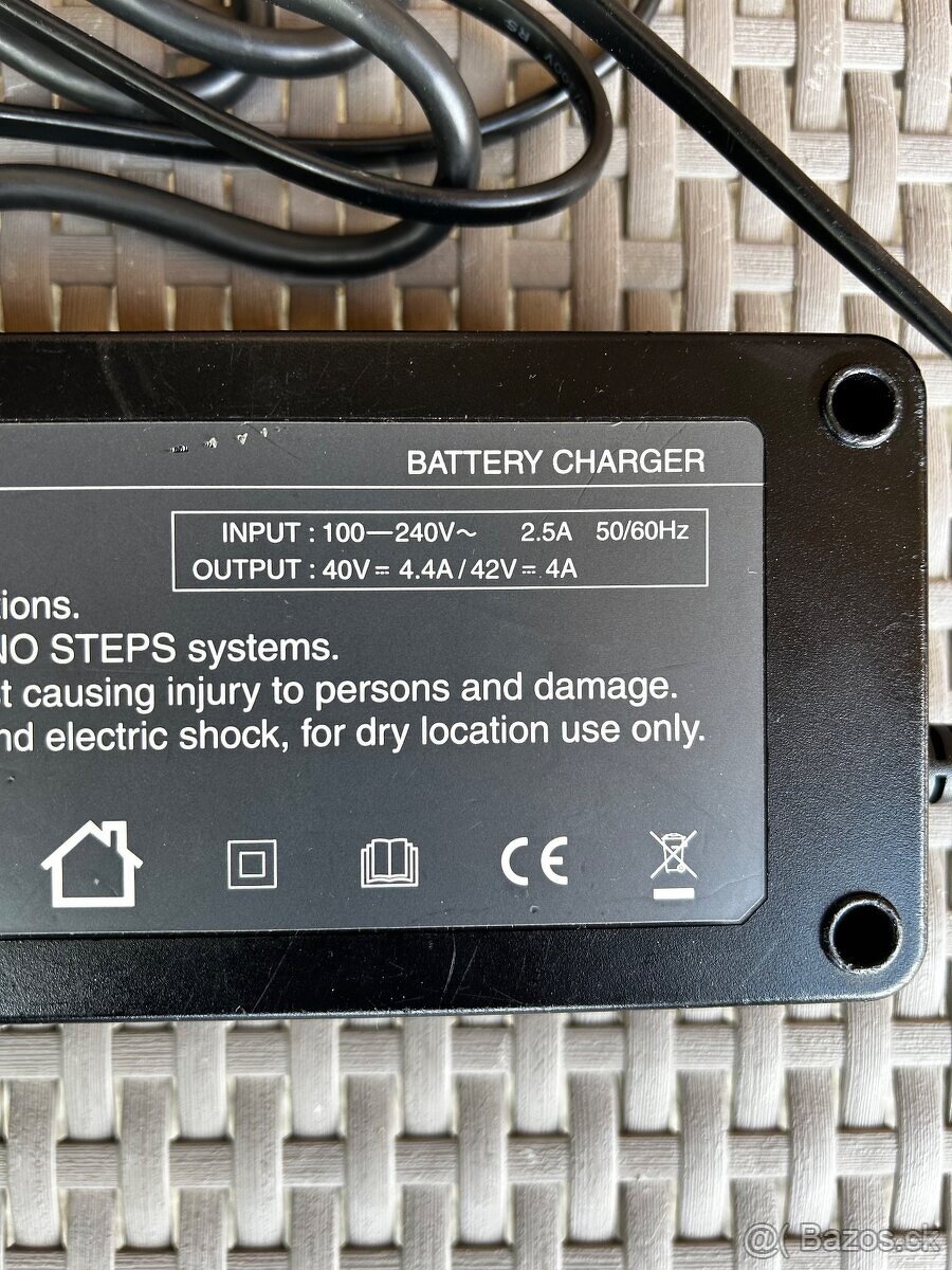 Nabíječka Shimano EC-E6000 pro elektrokola - 3