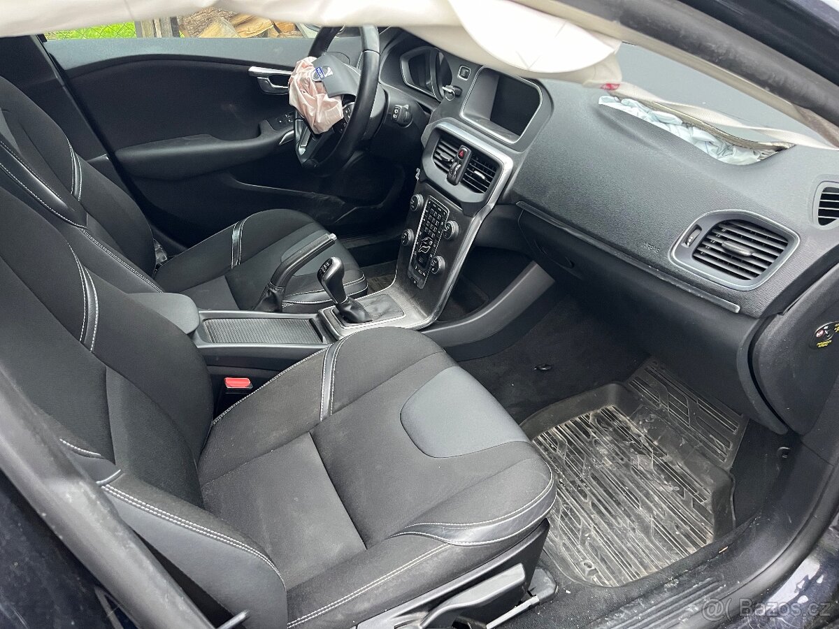 Volvo V40 2.0 D3 2014 – náhradní díly - 3