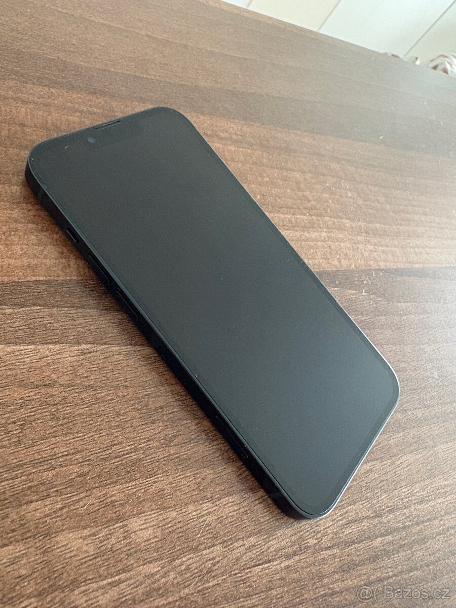 Zánovní iPhone 13 (128 GB) černý - 3
