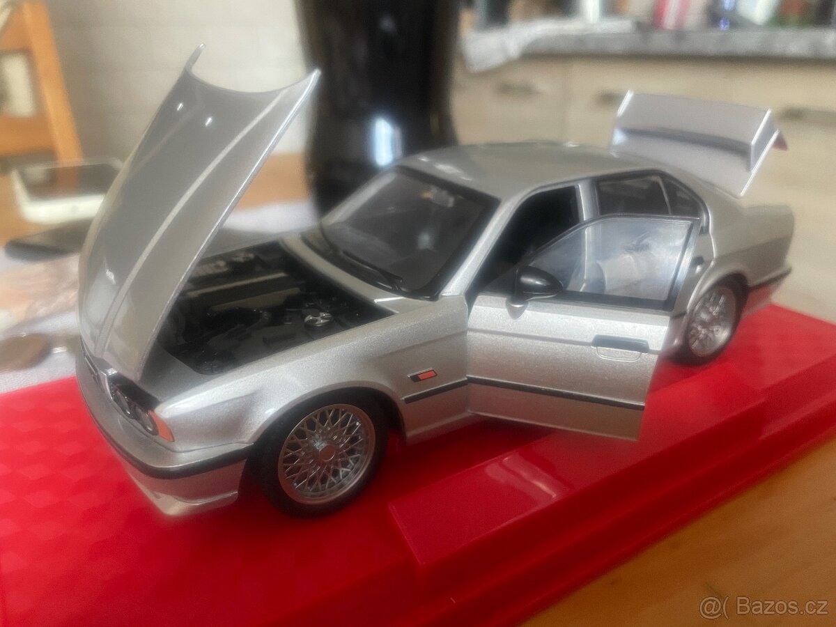 BMW e34 M5 - 3