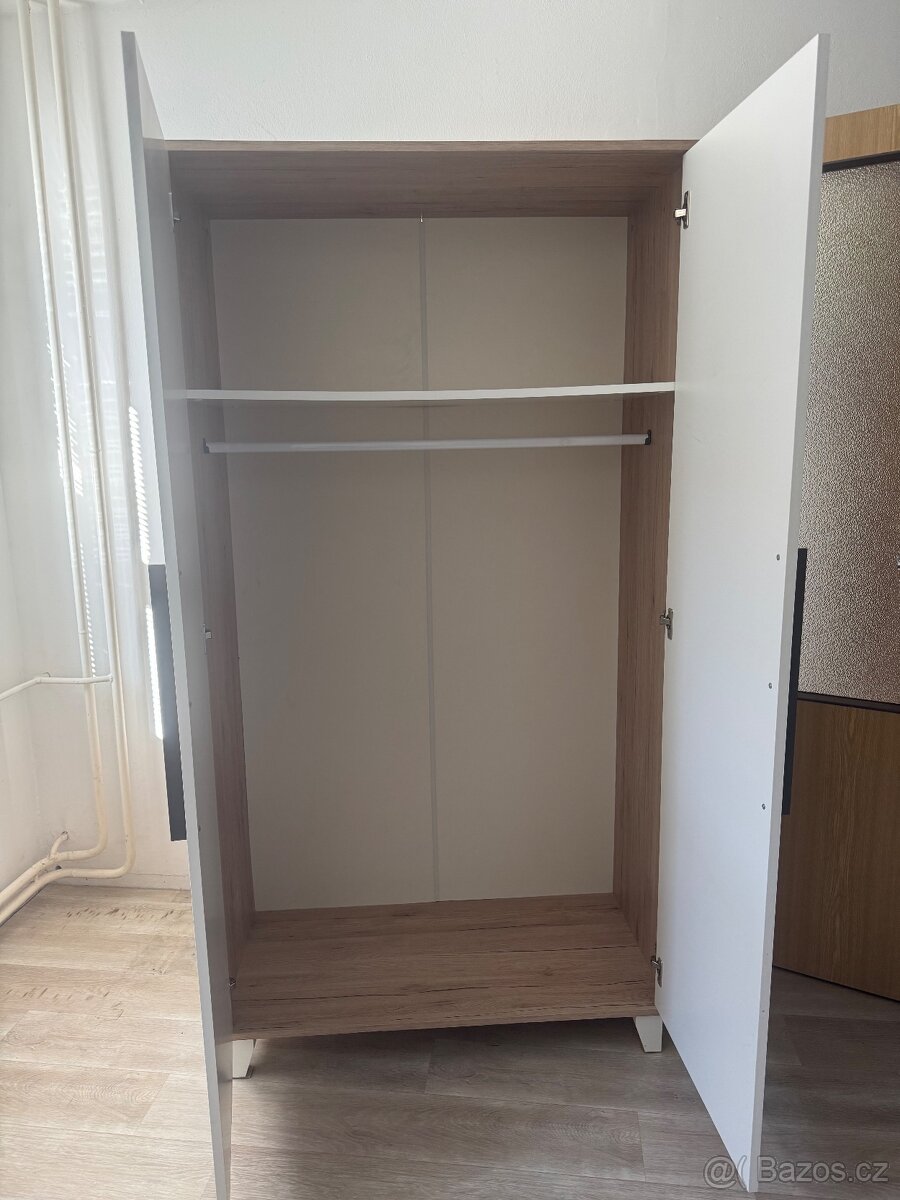 Šatní skříň - 3