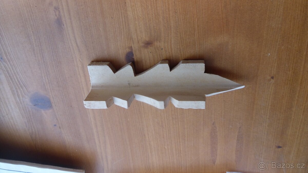 Ručně vyřezávané rohové řezby z lipového dřeva - 3