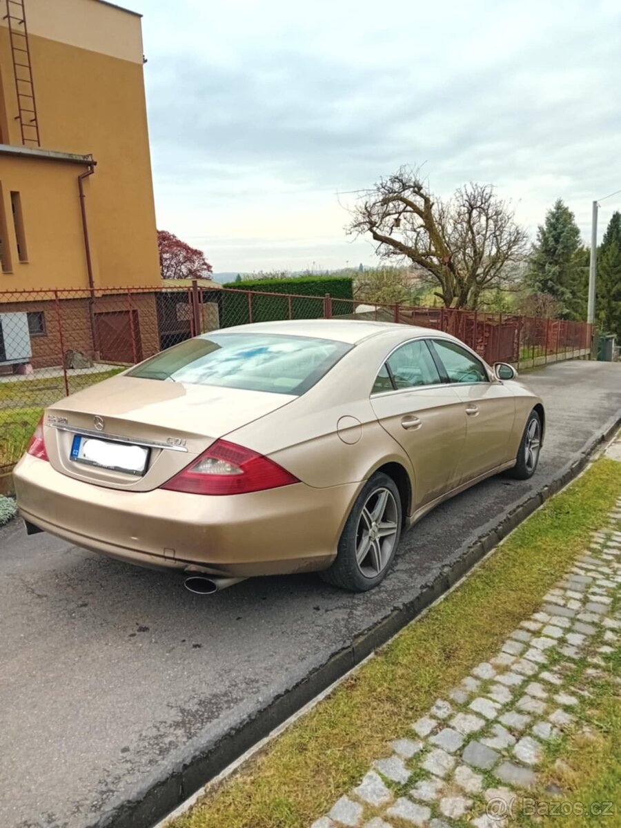 Mercedes Benz 320CLS - 3