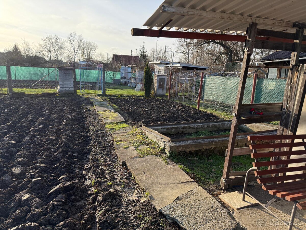 Zahrada Hulín 438 m² – elektřina, studna, bouda, pergola - 3