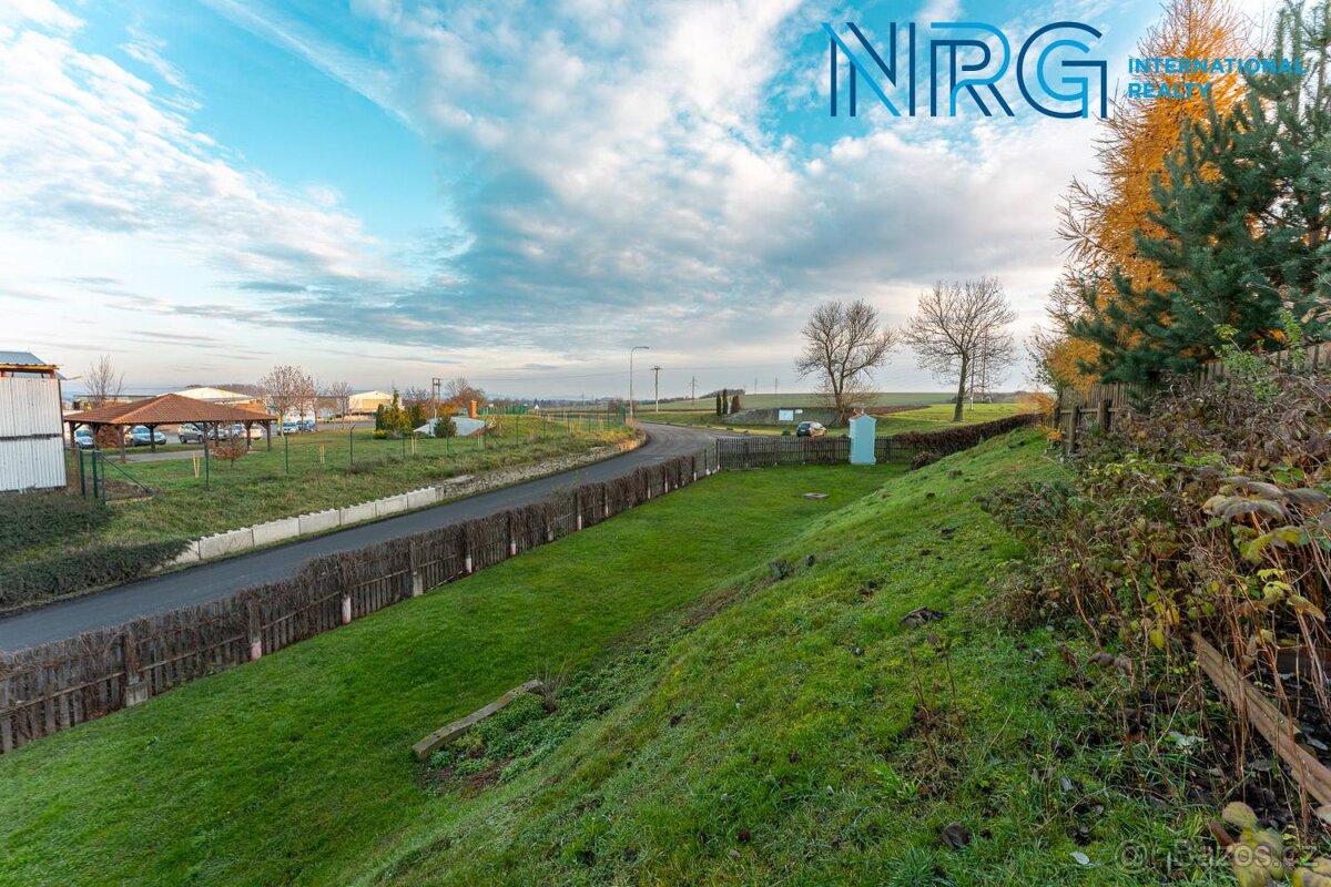 Prodej pozemku 700m2 , Neškaredice - 3